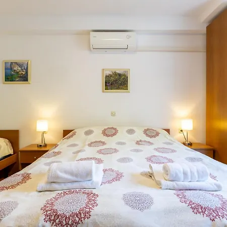 Πανσιόν Garden Chiara 3*