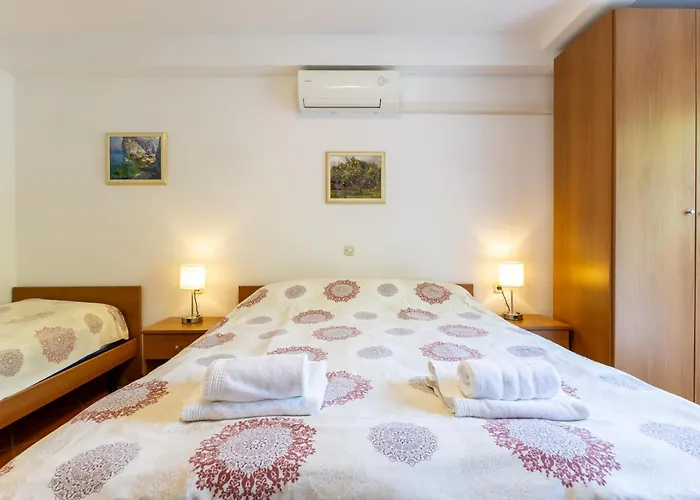 Πανσιόν Garden Chiara 3*